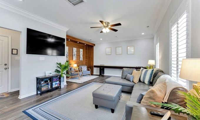 East Ocean View House | Family Friendly Oasis-3 BR, + Short Walk to Beach!