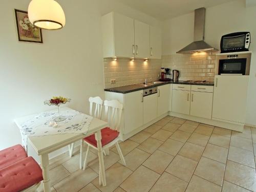 Beertsenhoven House | Farmhouse Wijlre near Scenic Lake, cleaning included