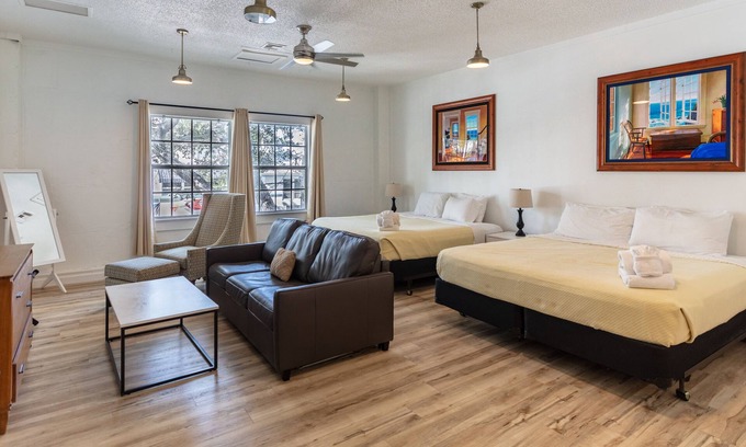 Downtown Apartment | Features.Key West Suites Hotel has an outdoor pool and fitness center