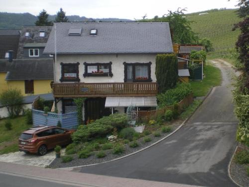 Krov Apartment | Ferienwohnung Sausen