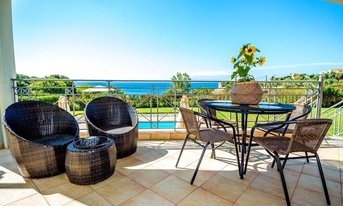 Karavados Villa | Filon Ktima Beachfront Upscale Villa