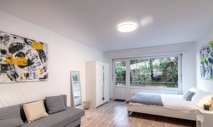Paradiso Apartment | Flat with terrace 3 minutes from the station (PONTE PARADISO)