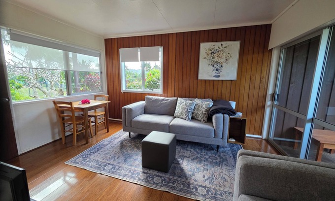 Burnt Pine Hotel | Fletcher Christian Apartments - Isabella Suites