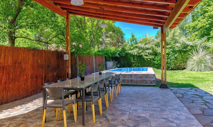 Chacras de Coria House | FLIPHAUS Chacras de Coria Besares