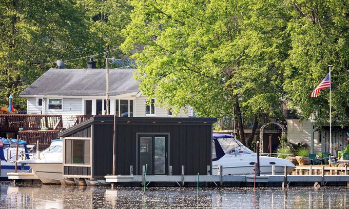 Vermilion Boat Rental | Floating tiny home with AC and WiFi on beautiful Vermilion river