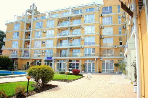 Sunny Beach Apartment | Flores park