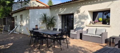 Bouzille House | Gîte Au Petit Bonheur