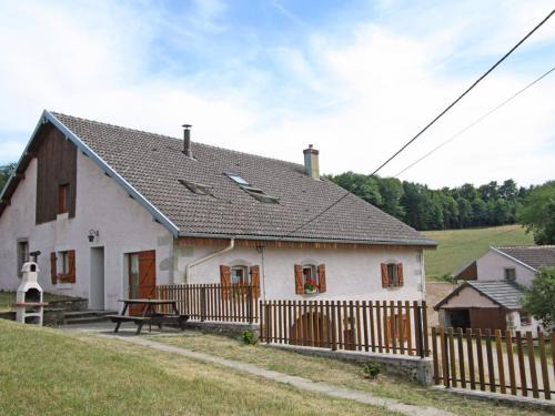 Girmont-Val-d'Ajol House | Gîte paisible à 650m d'alt., nature, cheminée, 3 ch. près de Remiremont & Plombières, terrasse, grand terrain - FR-1-589-50
