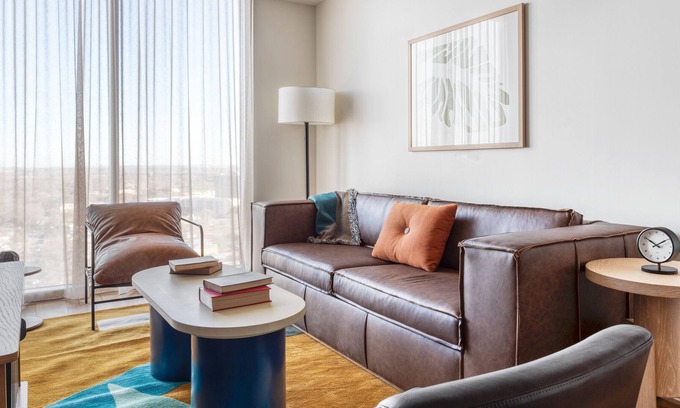 Rainey Street Historic District Apartment | Galaxy by Avantstay Brand New Condo Room in Austin w/ Amazing Amenities!
