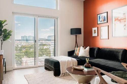 Highland House | Gallery Retreat - Skyline Views - Zuni Lofts