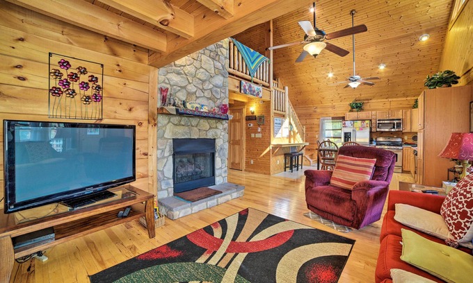 Luray Cabin | Garnerland in Luray Pet-Friendly Cabin w/Porch