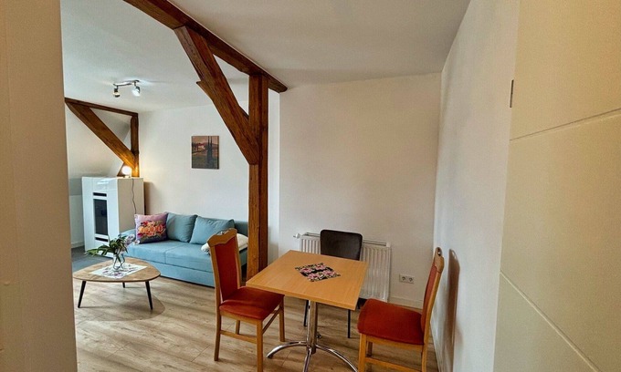 Goerlitz Apartment | Gemütliche Dachgeschosswohnung mit Ausblick