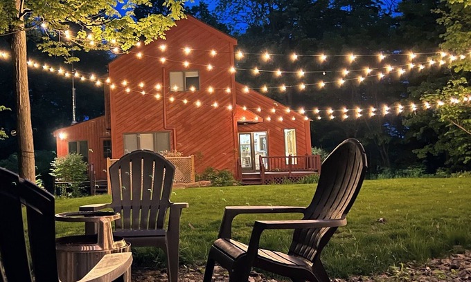 Mount Marion House | Getaway in the woods, steps from quaint towns