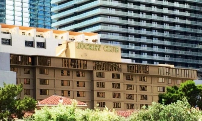 Las Vegas Strip Apartment | GetAways at the Jockey Club