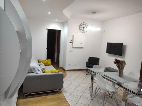Arona Apartment | Giardino Erasmo