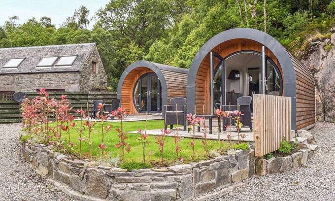 Salen Cottage | Glamping overlooking the loch, with licenced café.