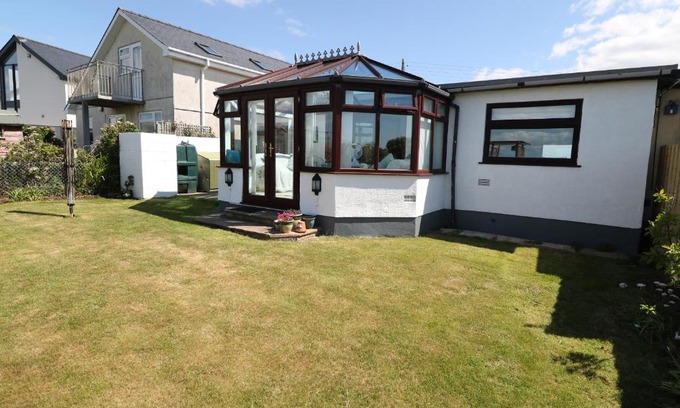 Llandanwg House | Goetra