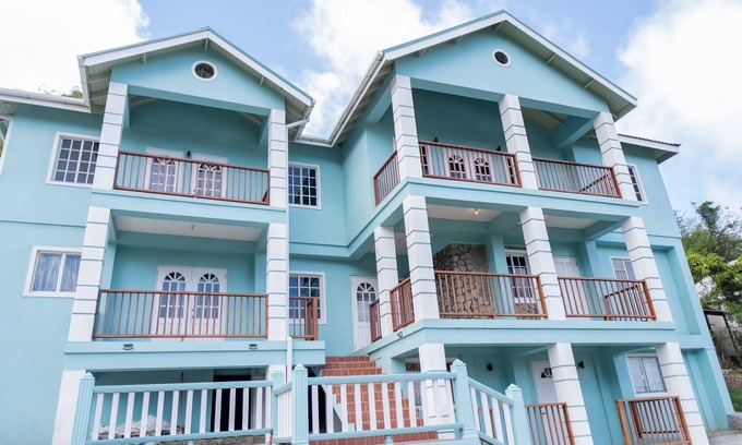 Colonarie Apartment | Golden Palms Apartment - Modern self-contained spacious Apartment