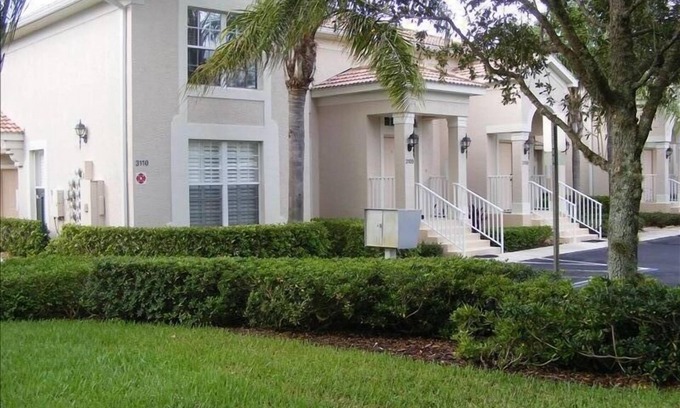 Bonita Springs Condo | Golf membership transfer ! Second floor Condo Overlooks 4th Fairway.