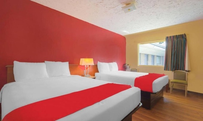 North Lima Hotel | Golf near Firestone Farms with Clean Stay and Free Parking Available