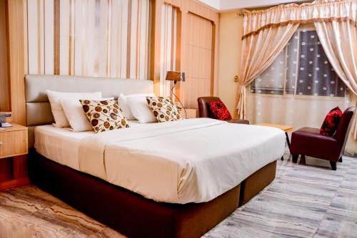 Ikeja Hotel | GolfView Suites & Conference Center