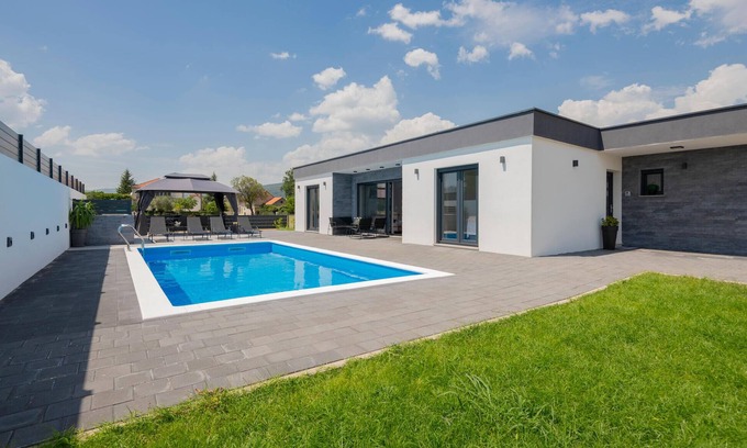 Prolozac House | Gorgeous home in Donji Prolozac