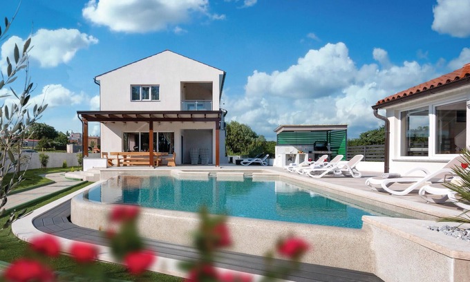 Marcana House | Gorgeous home in Marcana with sauna