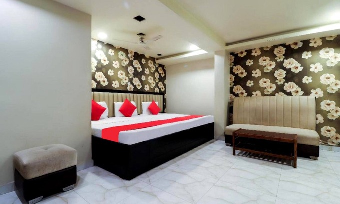 Charbagh Hotel | Goroomgo Kabir charbagh Lucknow