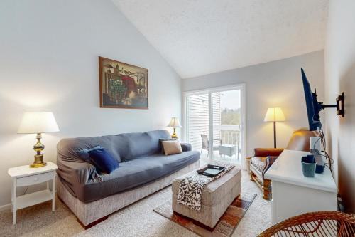 Hickory Apartment | Gracious Lookout