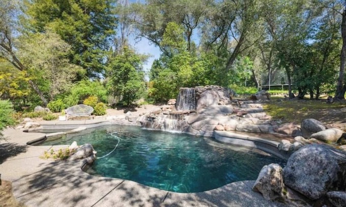 Granite Bay House | Granite Bay Luxury Getaway with Huge Game Room