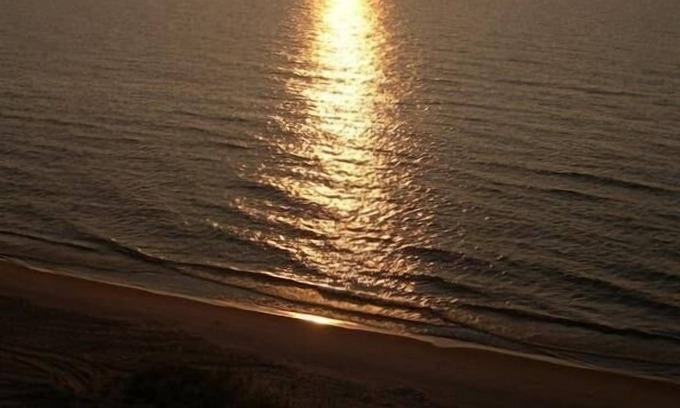 Lake Michigan Beach Villa | GREAT OCT DATES for apple picking & wine tasting. Rent 2 nights 3rd night free.