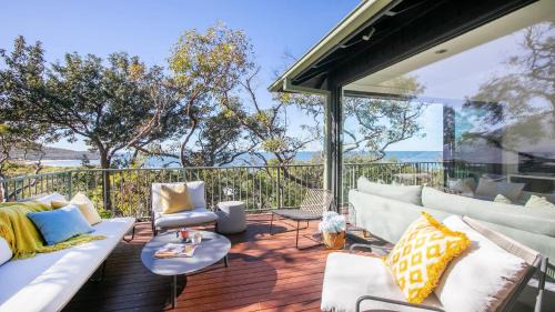 Killcare House | Great Views, Easy Walk To Beach and Bay In Bush Setting