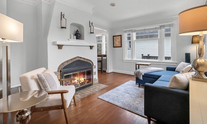 Green Lake House | Green Lake 2-level 4BR Home w Parking