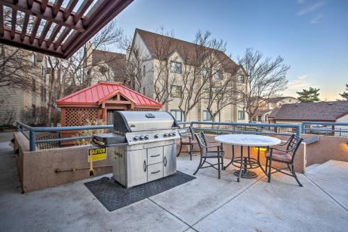 Englewood Apartment | Greenwood Village Condo with Pool Access!