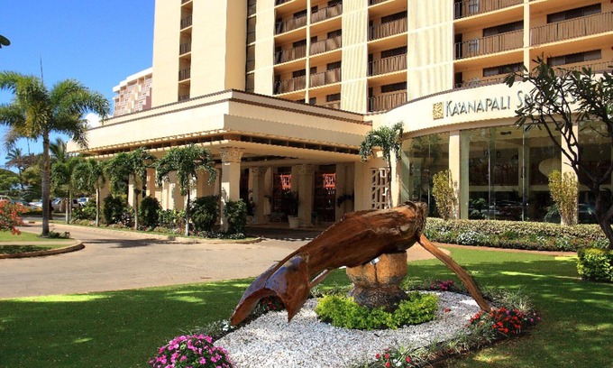 Honokowai Resort | Ground Floor large one bedroom Unit 112 Steps to beach