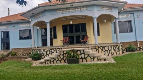 Kyengera House | Guest house HELDBURG