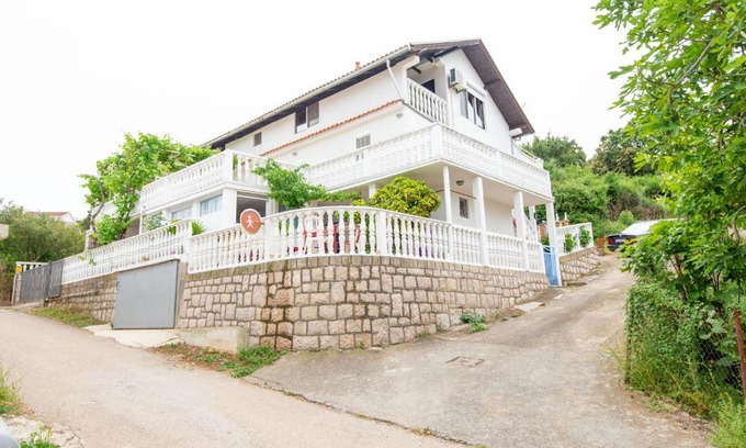 Utjeha House | Guest House Sandra