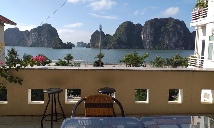 Ha Long Bed & Breakfast | Hạ Long Lily Homestay