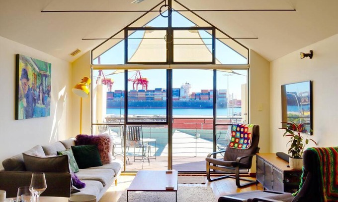 Fremantle Apartment | Harbour Views, Balcony Ideal For Couples In Freo