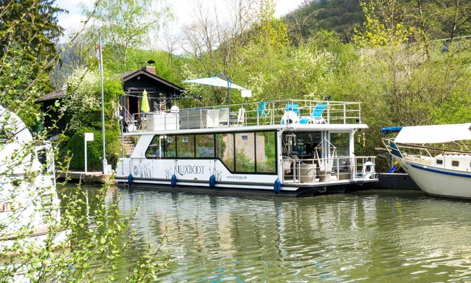 Lahnstein Boat Rental | Hausboot Schleuseninsel