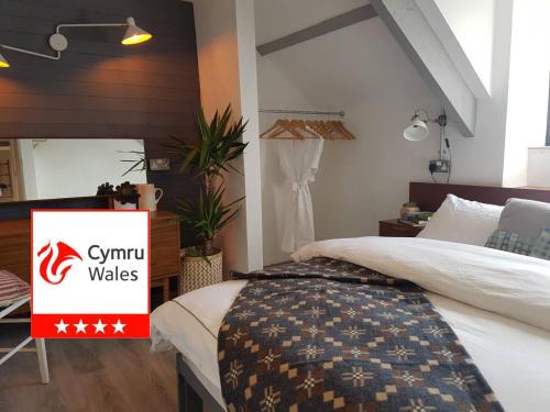 Molleston House | Hayloft Cottage
