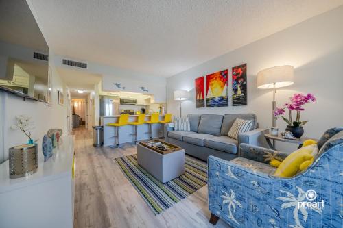 Holiday Isle Apartment | Hello Sunshine Steps To the Beach