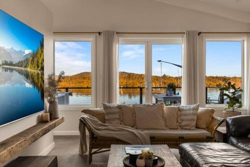 Saratoga House | Henderson House