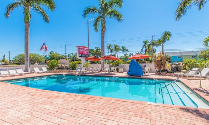 Sarasota Apartment | Hibiscus Suites - Gateway to Siesta Key
