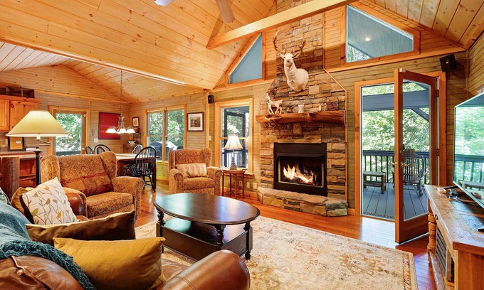 McCaysville Cabin | Hidden Falls - Fightingtown Creek