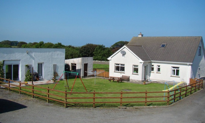 Keadue House | Higgins Lodge is nestled in the peaceful Sligo country side,