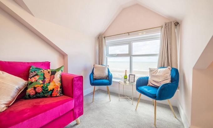 Thornton-Cleveleys Apartment | HIGHCLIFFE SUNSET SUITE - 2 BED - SLEEPS 4 - BEACHFRONT