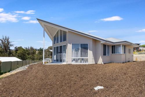 Nannup House | Hill View Cottages