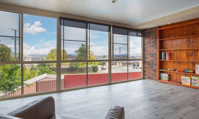 Hillvue House | Hillvue Lodge - Huge house in Tamworth