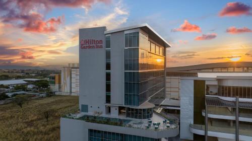 Alajuela Hotel | Hilton Garden Inn San Jose Airport City Mall